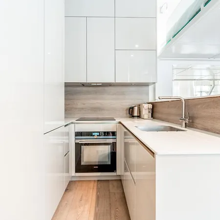 Elegant Luxury 1st * باريس